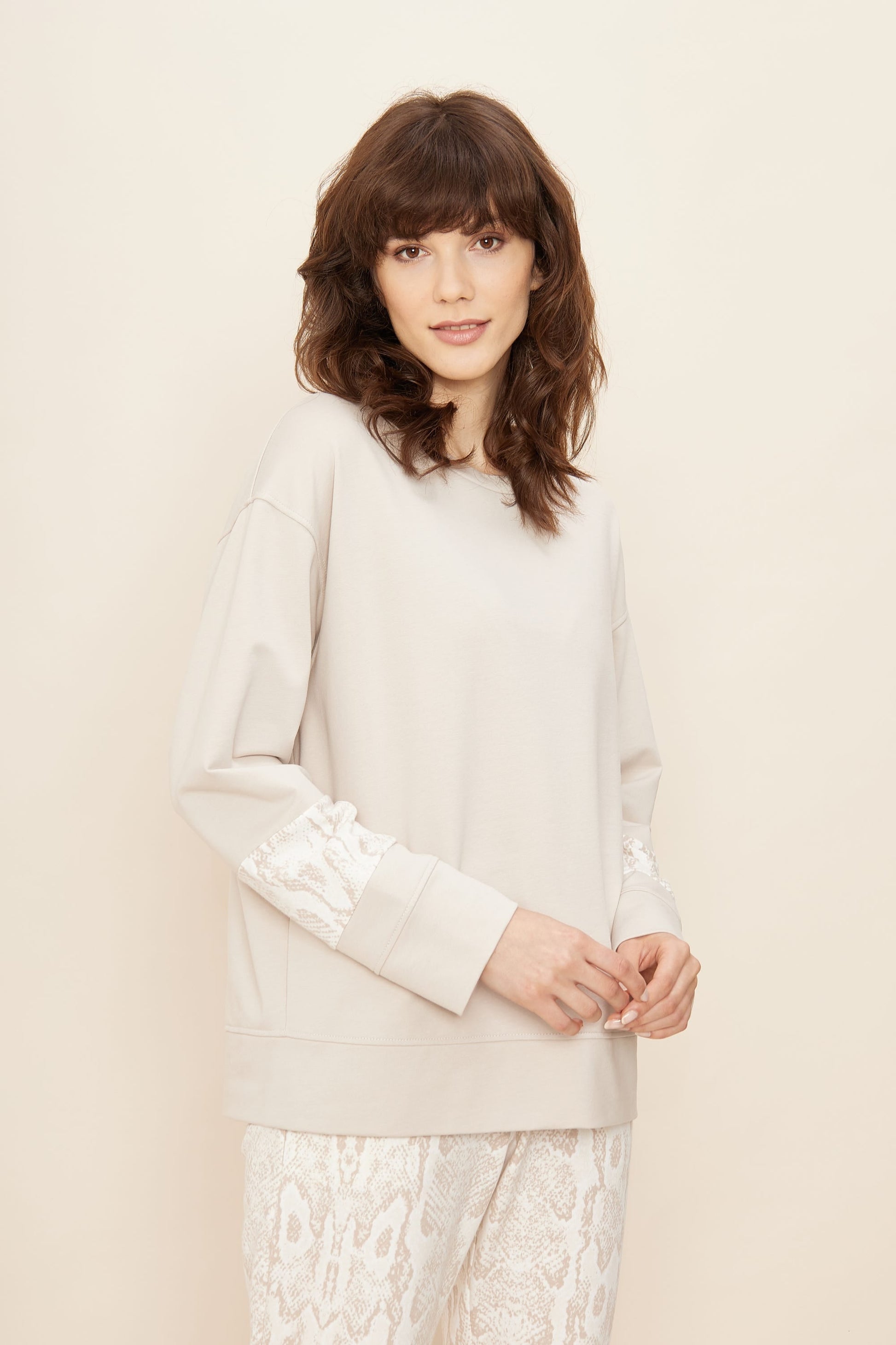 Detailbild 1 von Sweatshirt mit Details im Schlangenprint Animalprint Pastellfarben Baumwolle/Elasthan