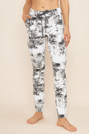 Frontalbild von Sweathose im schwarz-weißen Palmendruck Bio-Baumwolle/Elasthan