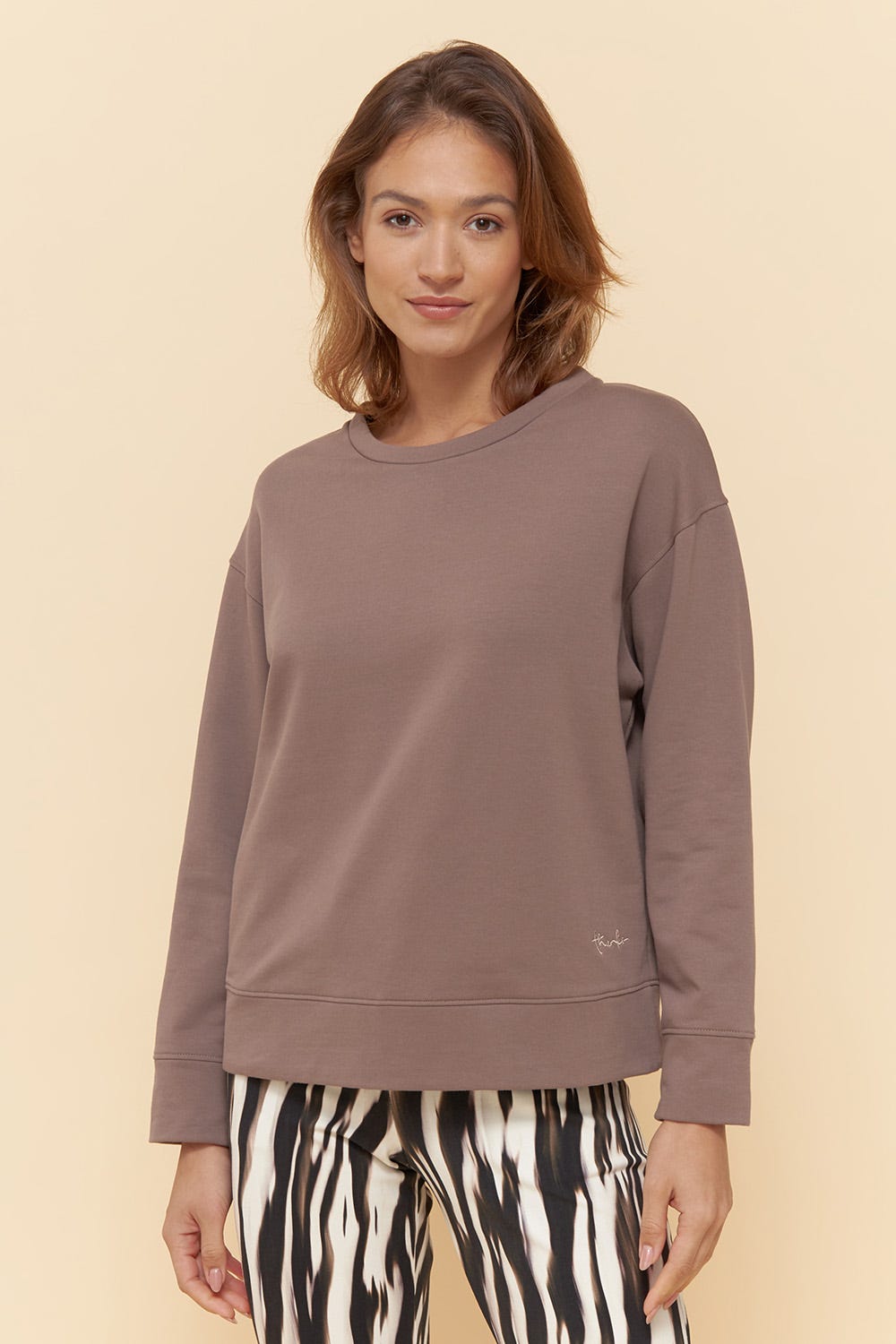 Frontalbild von Sweatshirt mit Stickerei "thanks" braun Rundhals Bio-Baumwolle/Elasthan