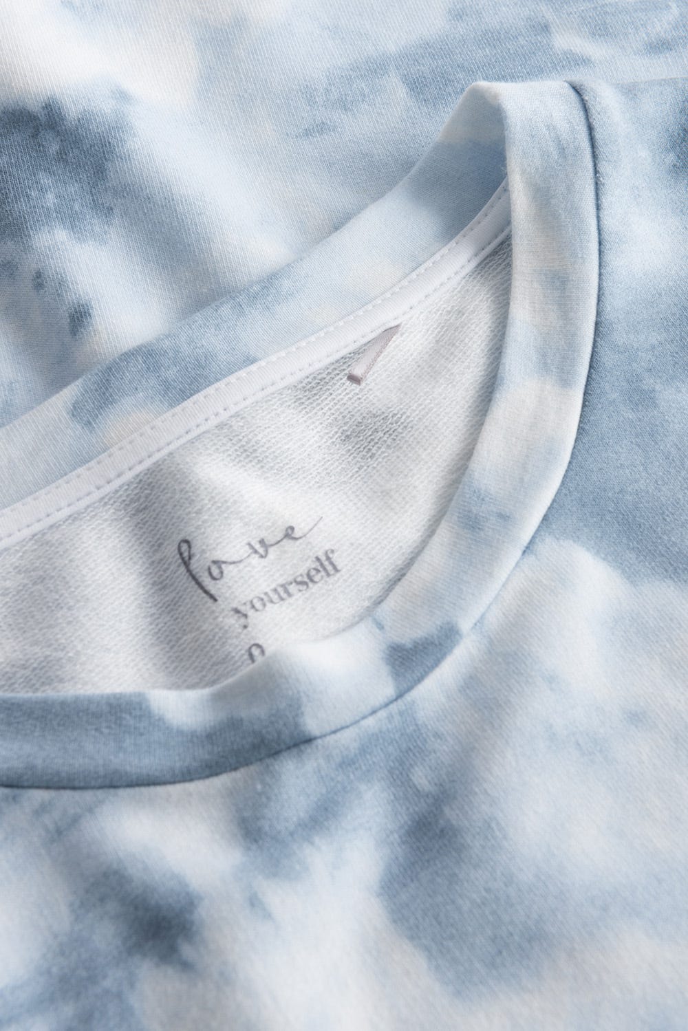 Detailbild 2 von Sweatshirt im blauen Batik-Druck Loungeshirt Bio-Baumwolle/Elasthan