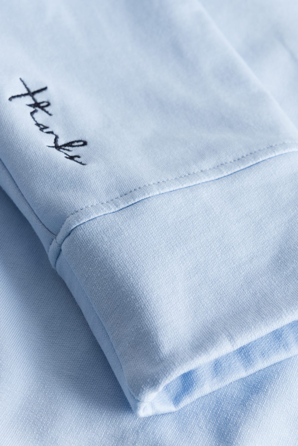 Detailbild 3 von Sweatshirt mit Stickerei "thanks" Blau Kapuze Hoodie Bio-Baumwolle/Elasthan