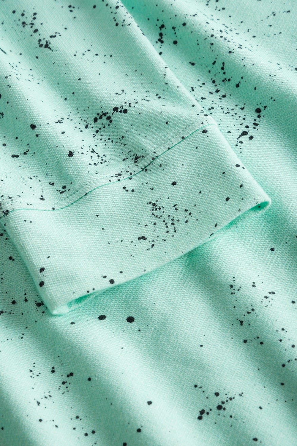 Detailbild 3 von Sweatshirt mit Schriftzug "hero" im Farbspritzer-Druck Mintgrün Mix & Match Bio-Baumwolle/Elasthan