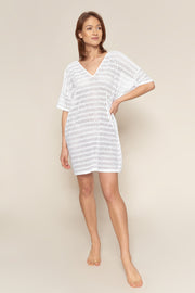 Frontalbild von Strandtunika aus Strukturware Grafikmuster Zacken halbtransparent Polyester/Elasthan