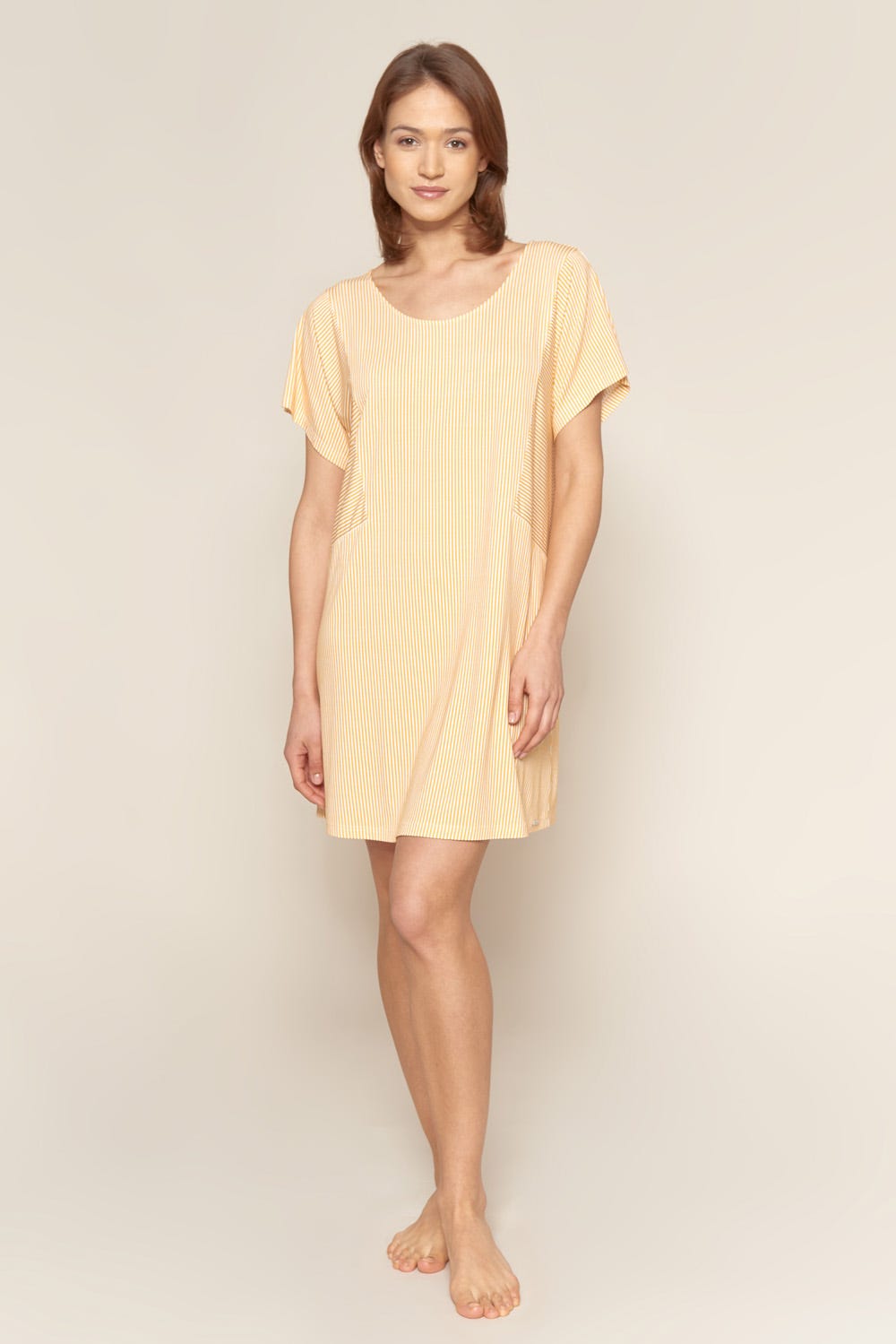 Frontalbild von Tunika im Retro-Streifendruck Gelb-Weiß Strandkleid Viskose/Elasthan