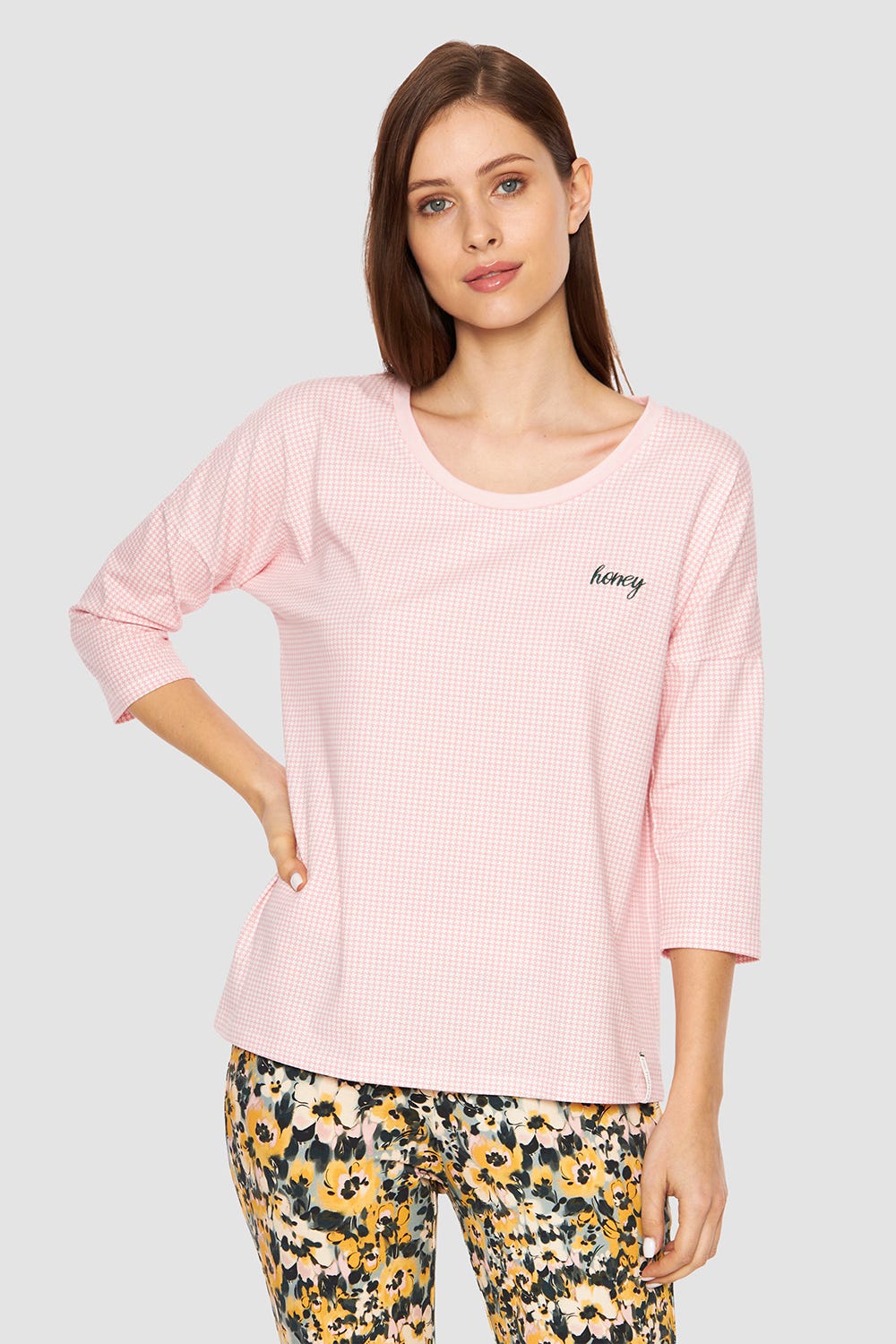 Frontalbild von Shirt mit Stickerei "honey" Baumwolle/Elasthan