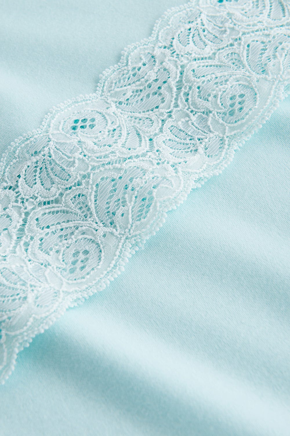 Detailbild 3 von Pyjama mit feinen Spitzendetails Uni Elegant 100% Baumwolle