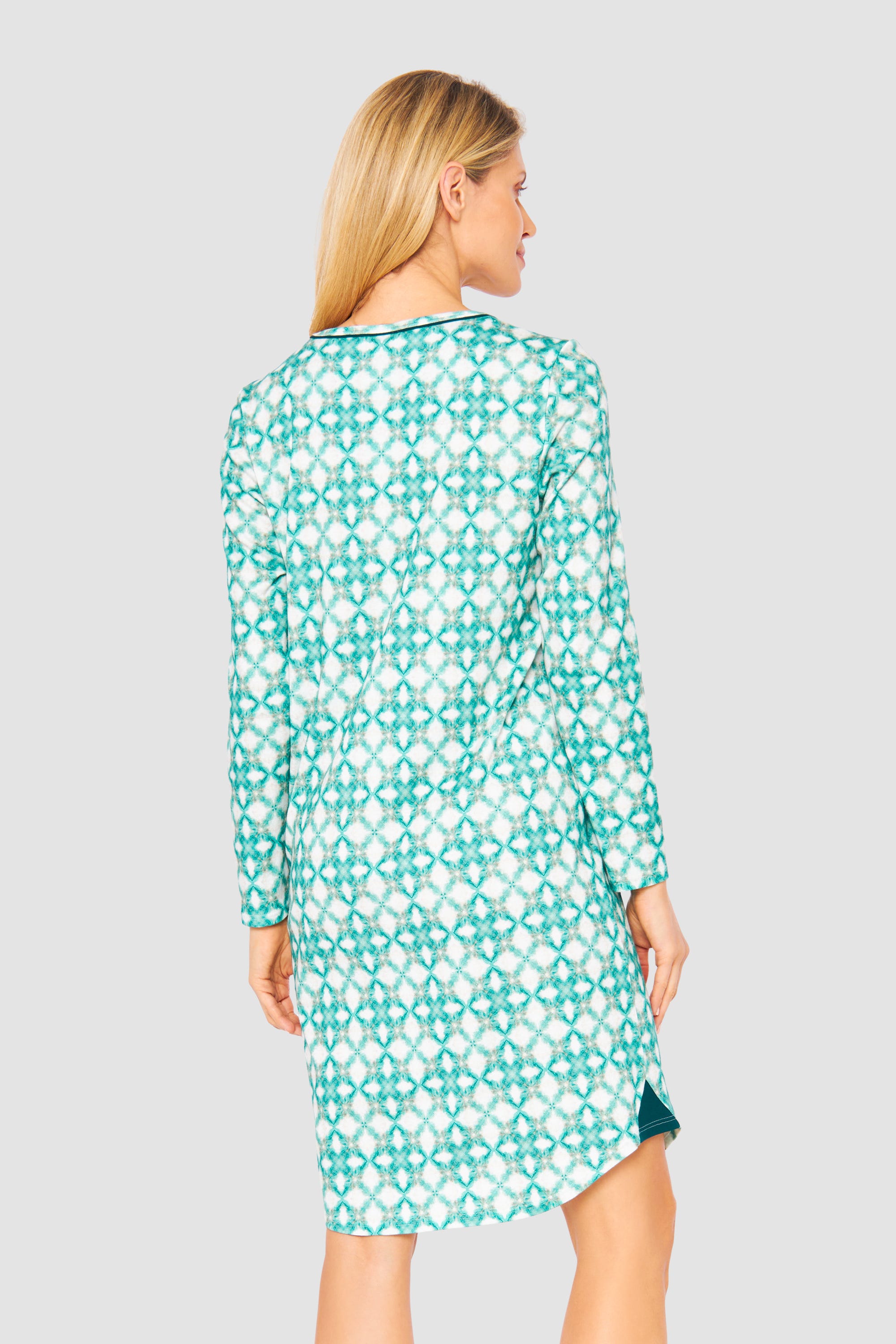 Rückansicht von Nachthemd im grafischen Druck Petrol 100% Baumwolle