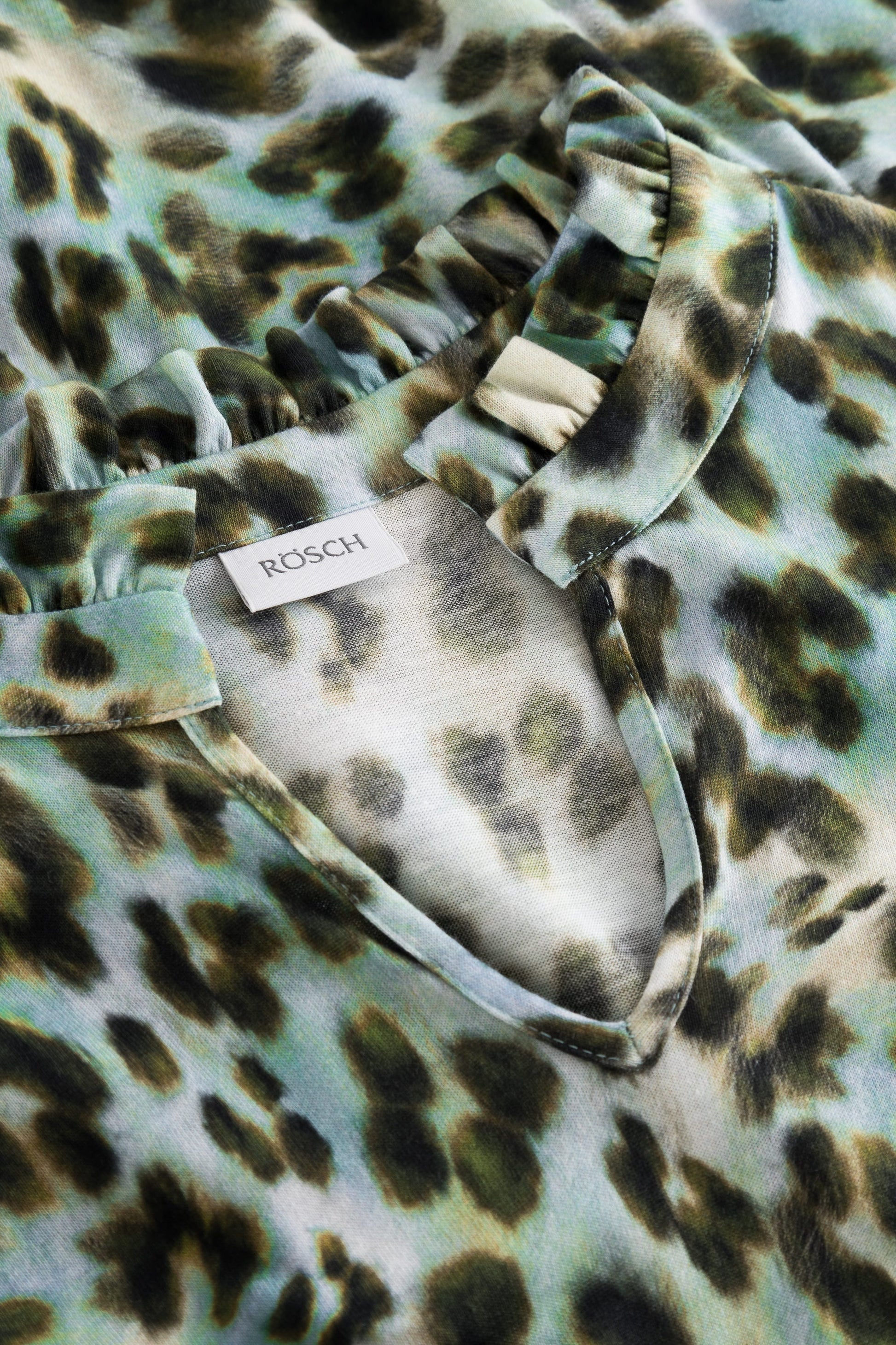 Detailbild 1 von Pyjama im bunten Leo-Druck Baumwolle/Modal