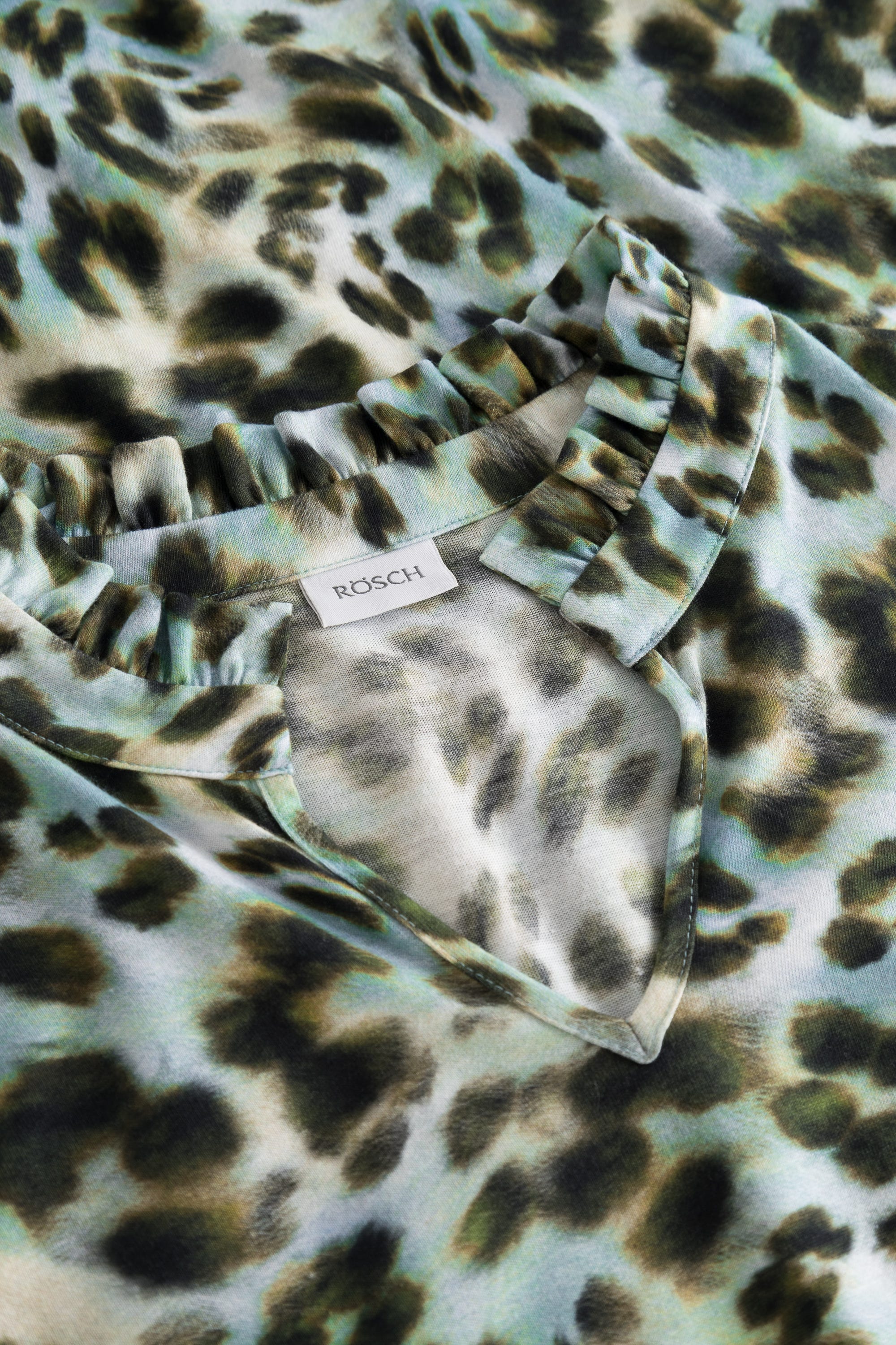 Detailbild 1 von Nachtkleid im bunten Leo-Druck Baumwolle/Modal