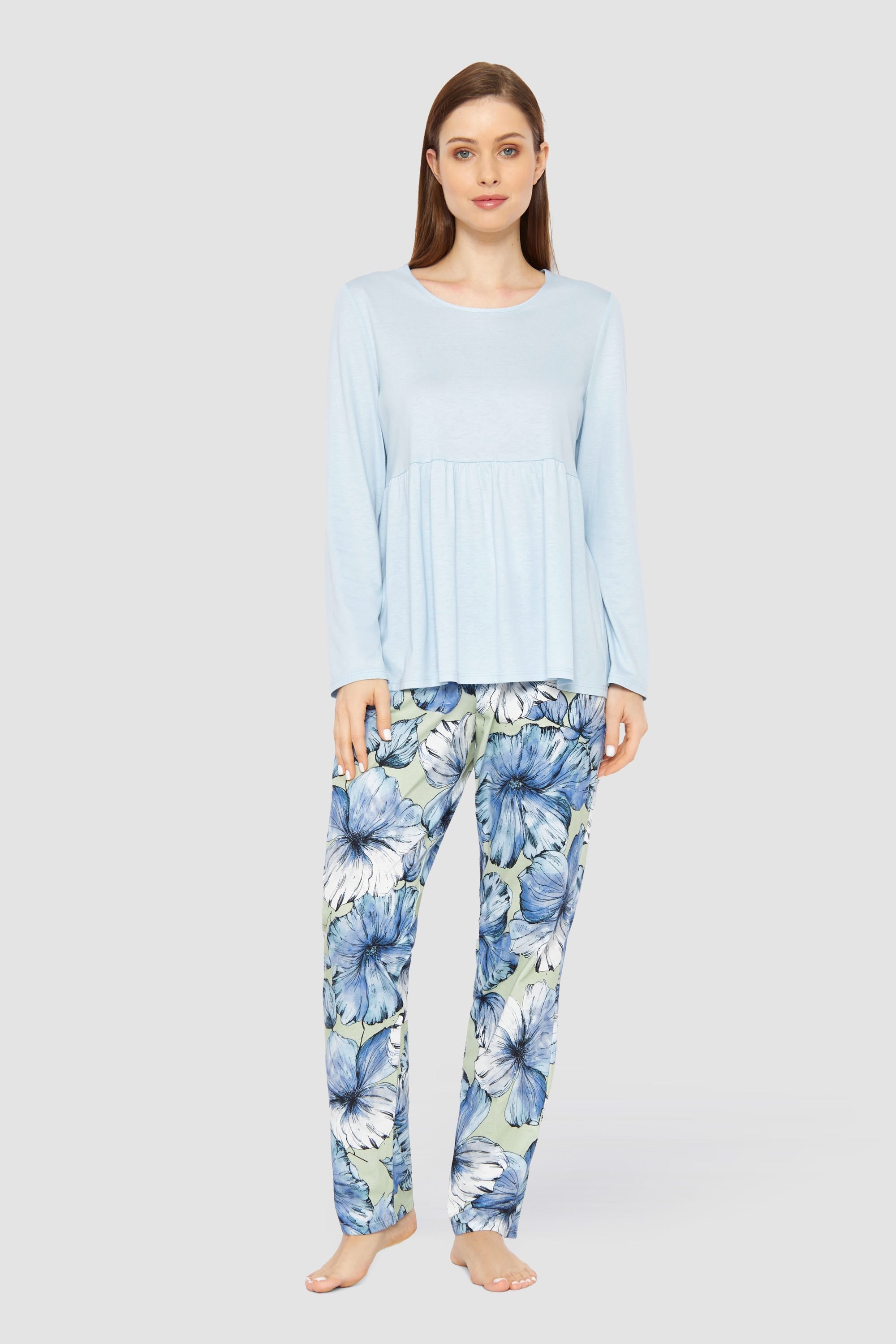 Frontalbild von Pyjama mit Stufenlook Hellblau Baumwolle/Modal
