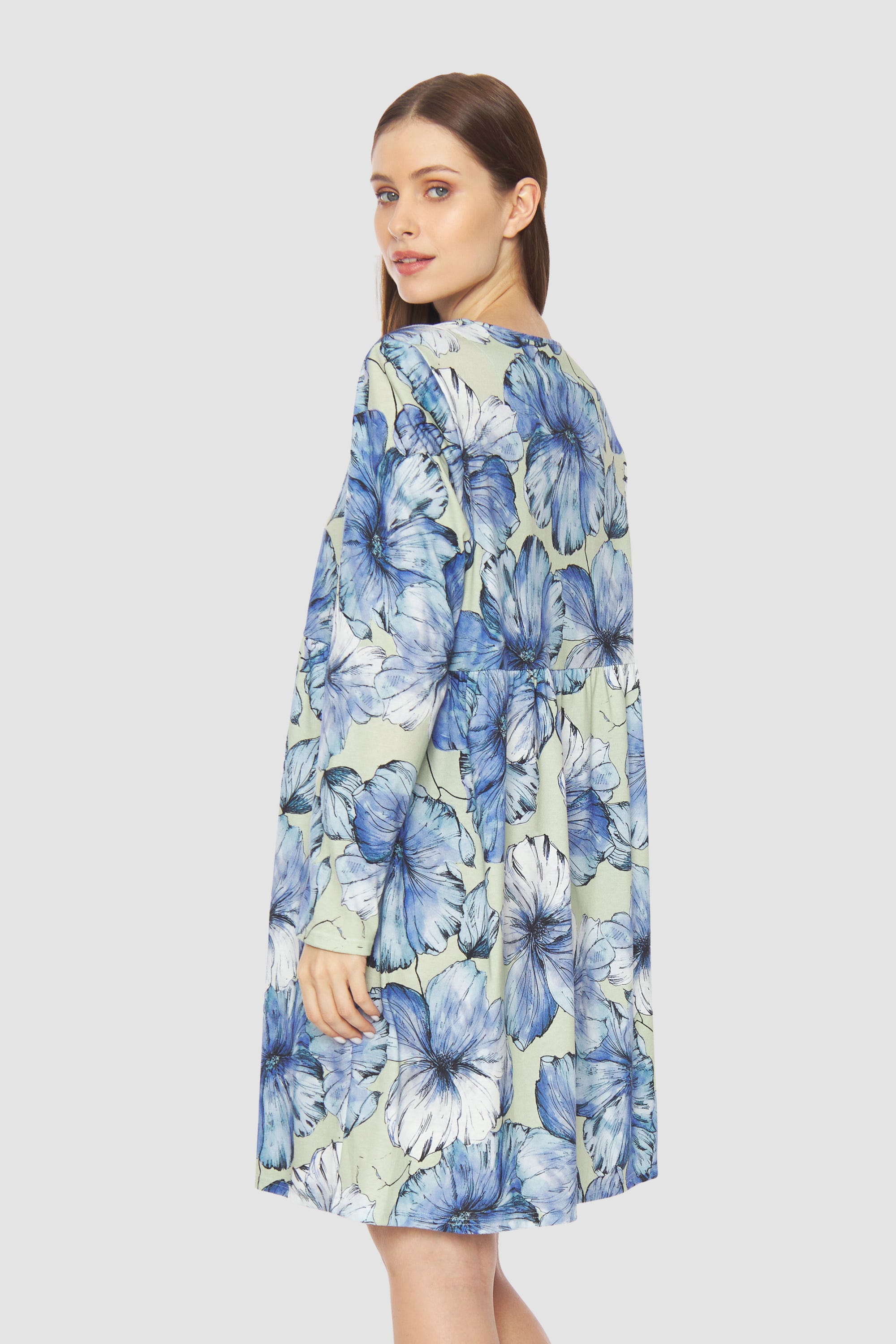 Rückansicht von Nachthemd mit Stufenlook Hellblau 100% Baumwolle