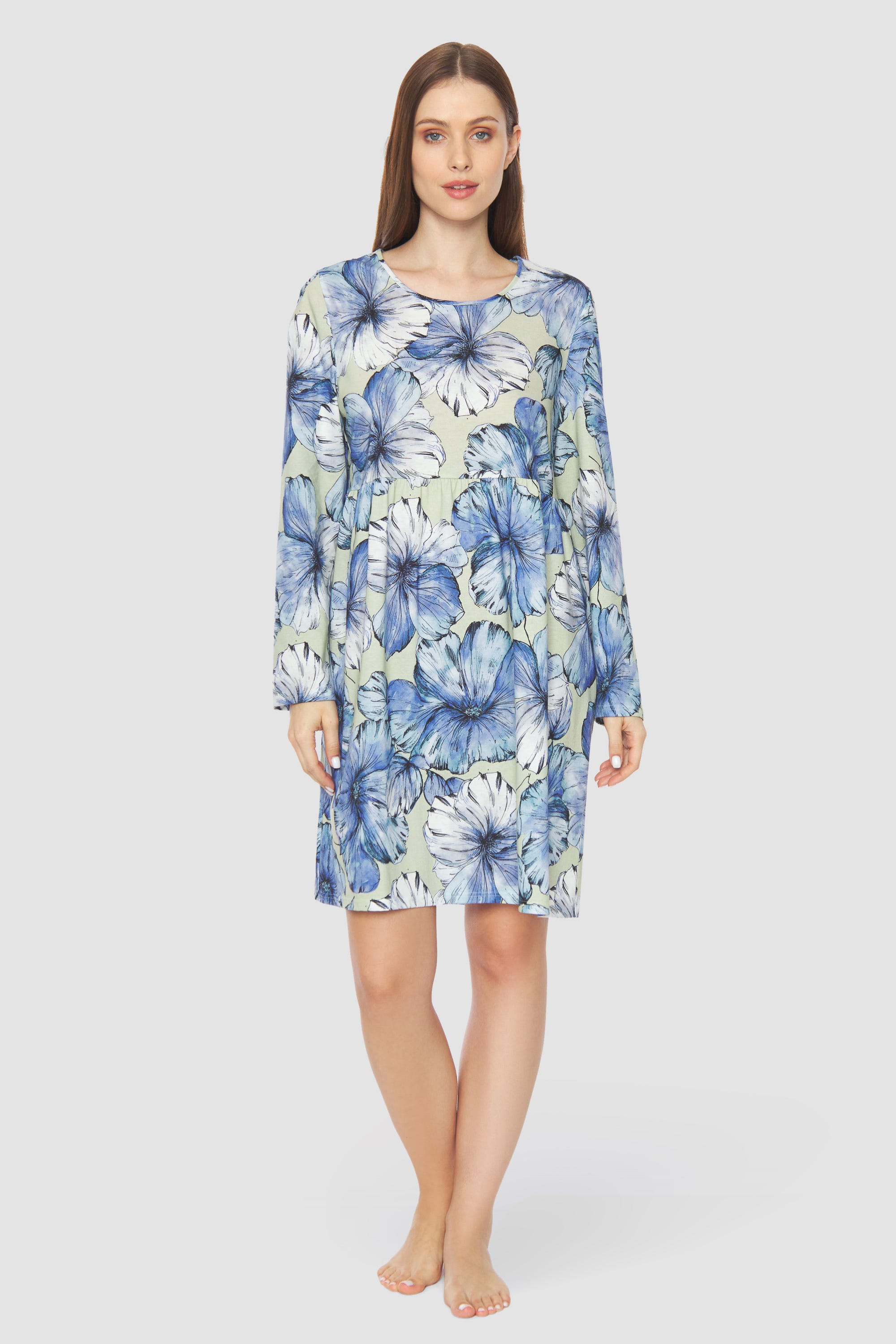 Frontalbild von Nachthemd mit Stufenlook Hellblau 100% Baumwolle