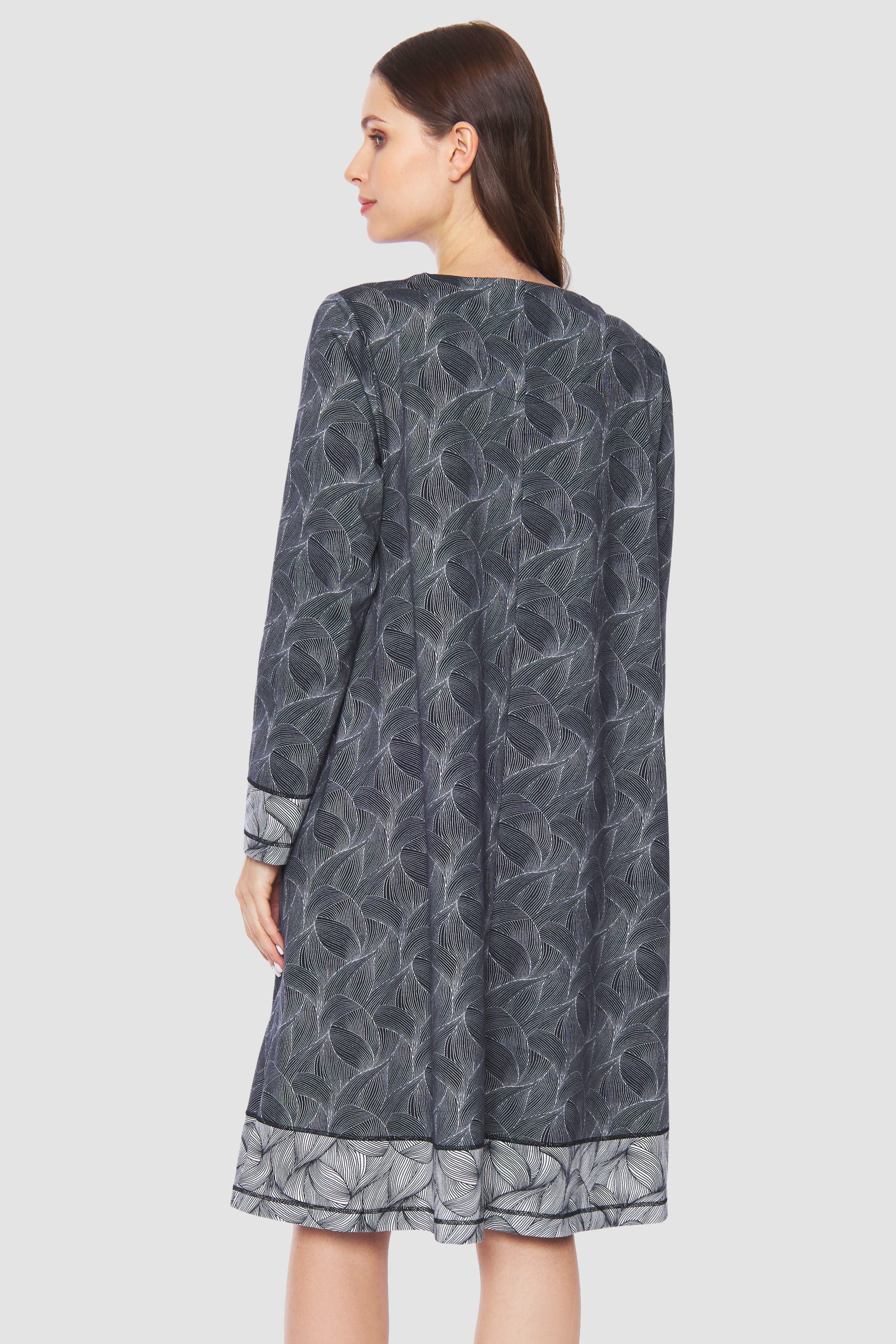 Rückansicht von Nachthemd im schwarz-weißen Mix A-Linie Baumwolle/Modal Große Größen bis 54