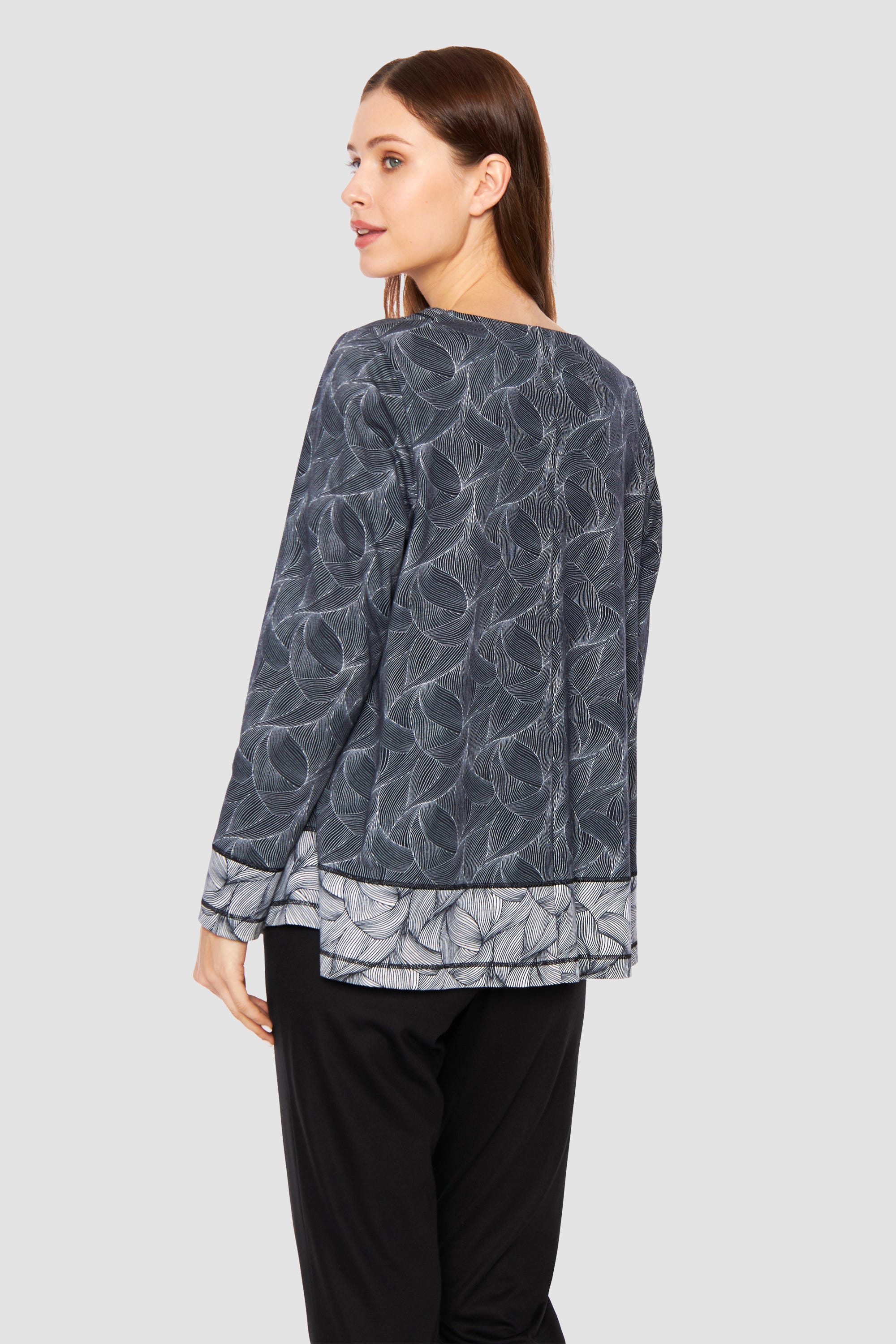 Rückansicht von Oberteil im schwarz-weißen Mix A-Linie Baumwolle/Modal Große Größen bis 54