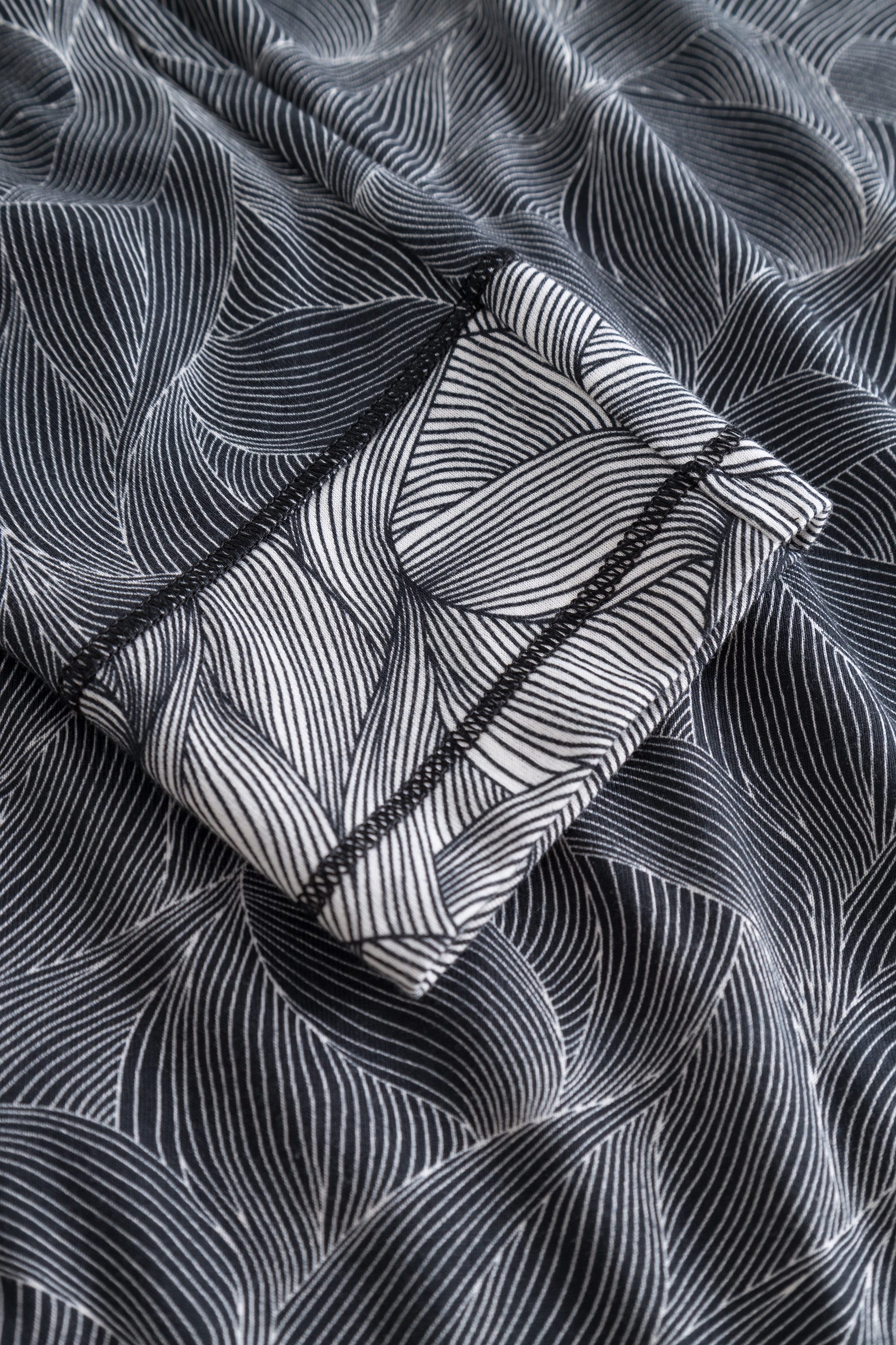 Detailbild 3 von Oberteil im schwarz-weißen Mix A-Linie Baumwolle/Modal Große Größen bis 54