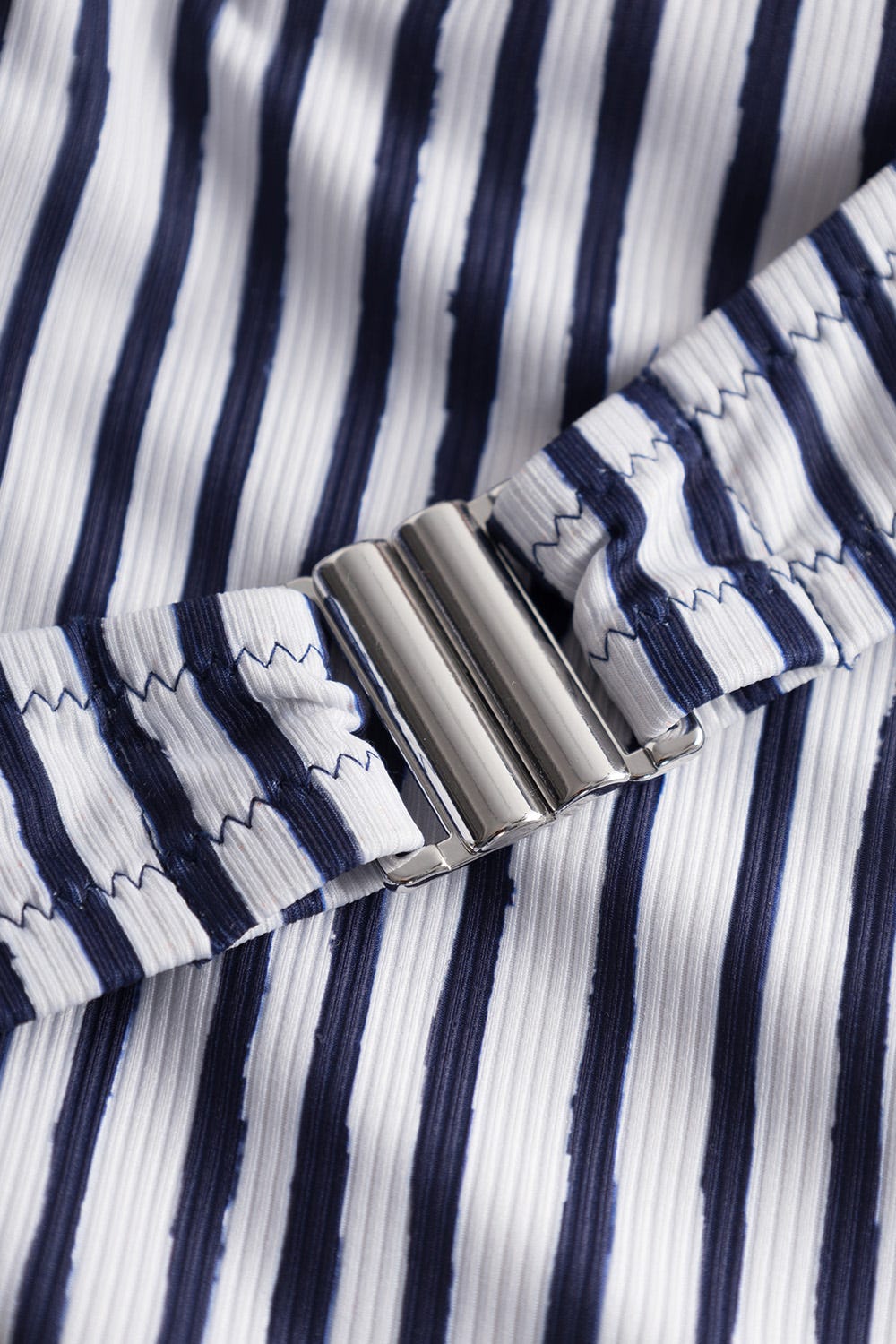 Detailbild 2 von Bandeau Bikini Oberteil im Streifen-Druck Schleife Ripp recyceltes Polyester/Elasthan