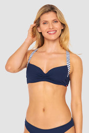 Frontalbild von Bikini Oberteil mit Streifen-Details Ripp überkreuzt recyceltes Polyester/Elasthan
