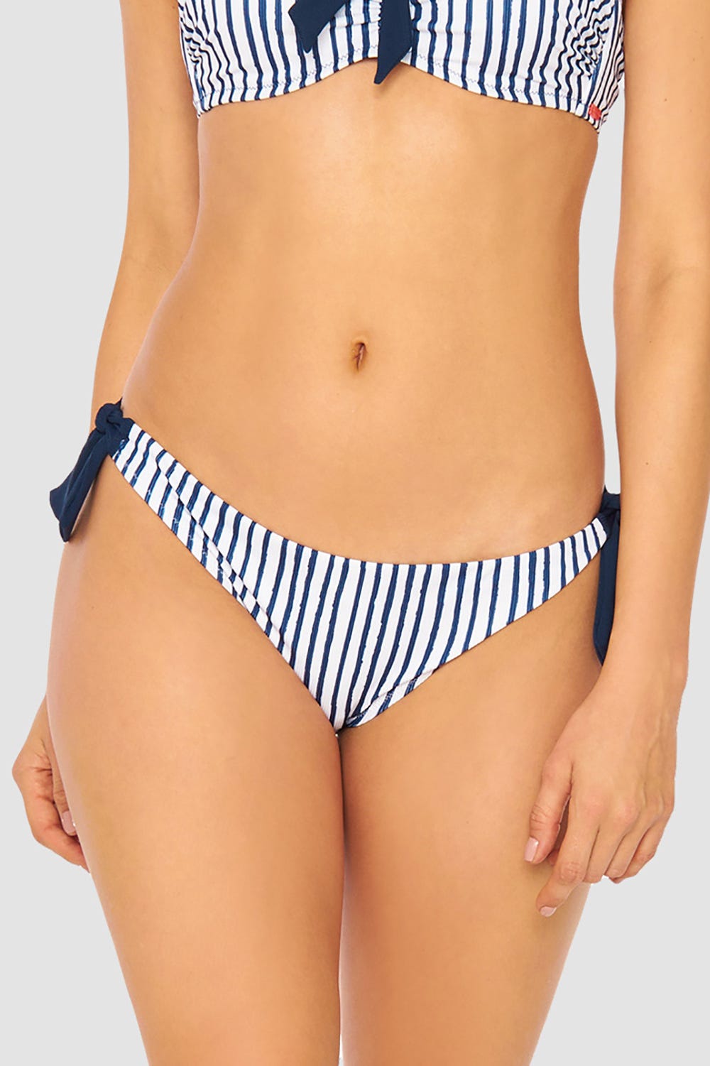 Frontalbild von Bikini Hose im Streifen-Druck Bänder Ripp recyceltes Polyester/Elasthan
