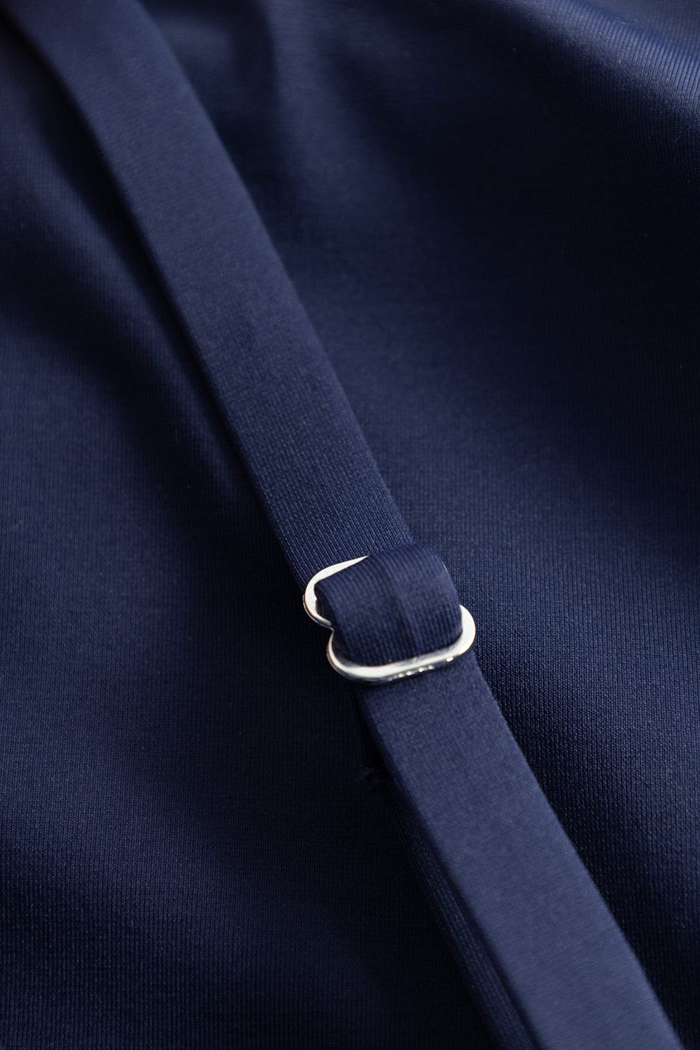 Detailbild 2 von Badeanzug mit Raffungen Bügel Dunkelblau Ripp recyceltes Polyester/Elasthan