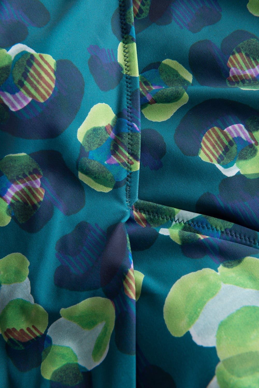 Detailbild 1 von Badeanzug im grünen Leo-Design Wickeloptik recyceltes Polyamid/Elasthan