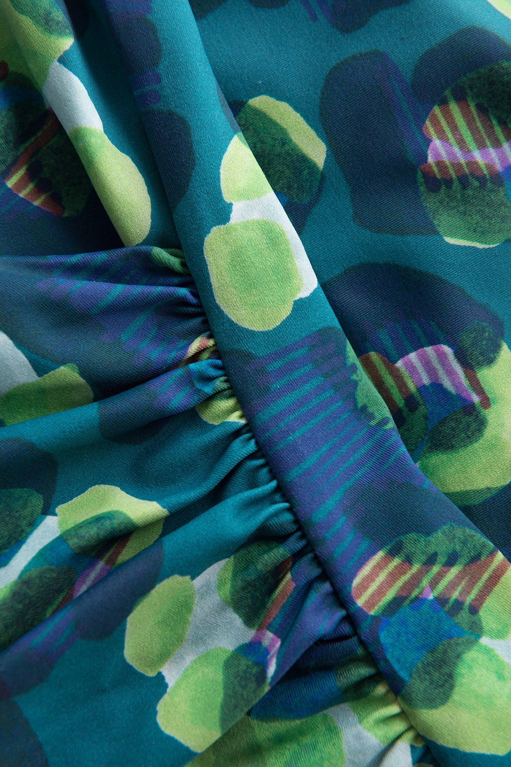 Detailbild 2 von Badeanzug im grünen Leo-Design Wickeloptik recyceltes Polyamid/Elasthan