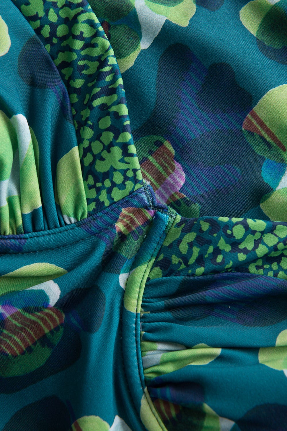 Detailbild 1 von Badeanzug im Leo-Druck-Mix Petrol recyceltes Polyamid/Elasthan