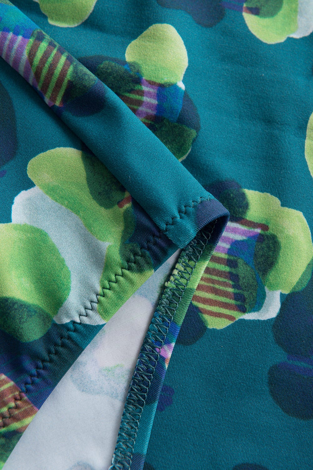 Detailbild 3 von Badeanzug im Leo-Druck-Mix Petrol recyceltes Polyamid/Elasthan