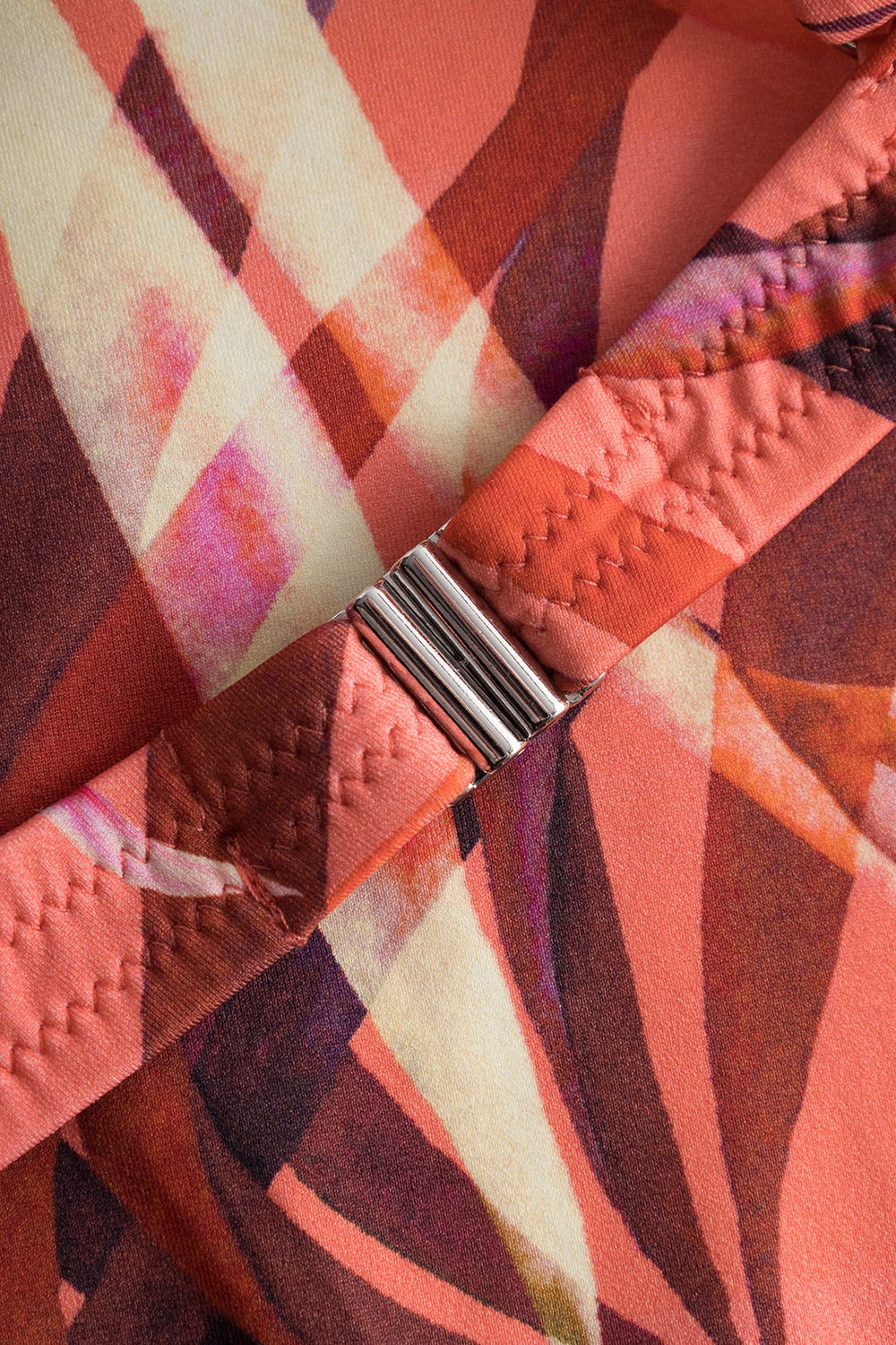 Detailbild 3 von Bikini-Oberteil im bunten Blätter-Druck Bügel Mix & Match recyceltes Polyamid/Elasthan