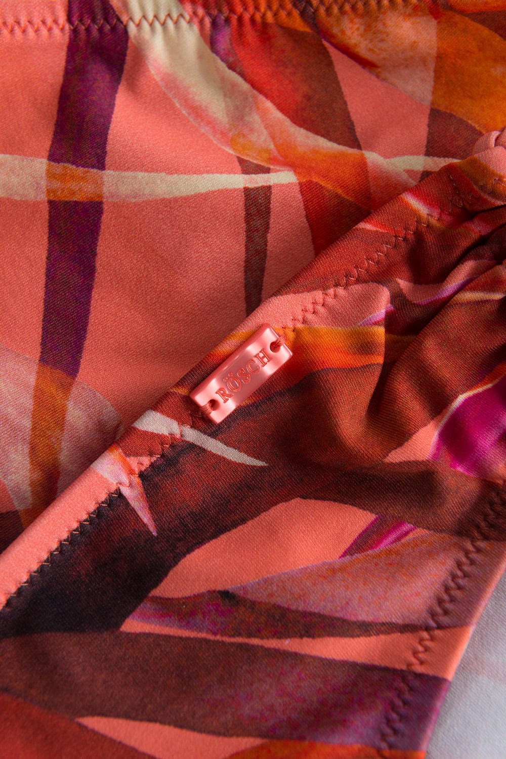 Detailbild 1 von Bikini-Hose im bunten Blätter-Druck Binde-Bänder recyceltes Polyamid/Elasthan