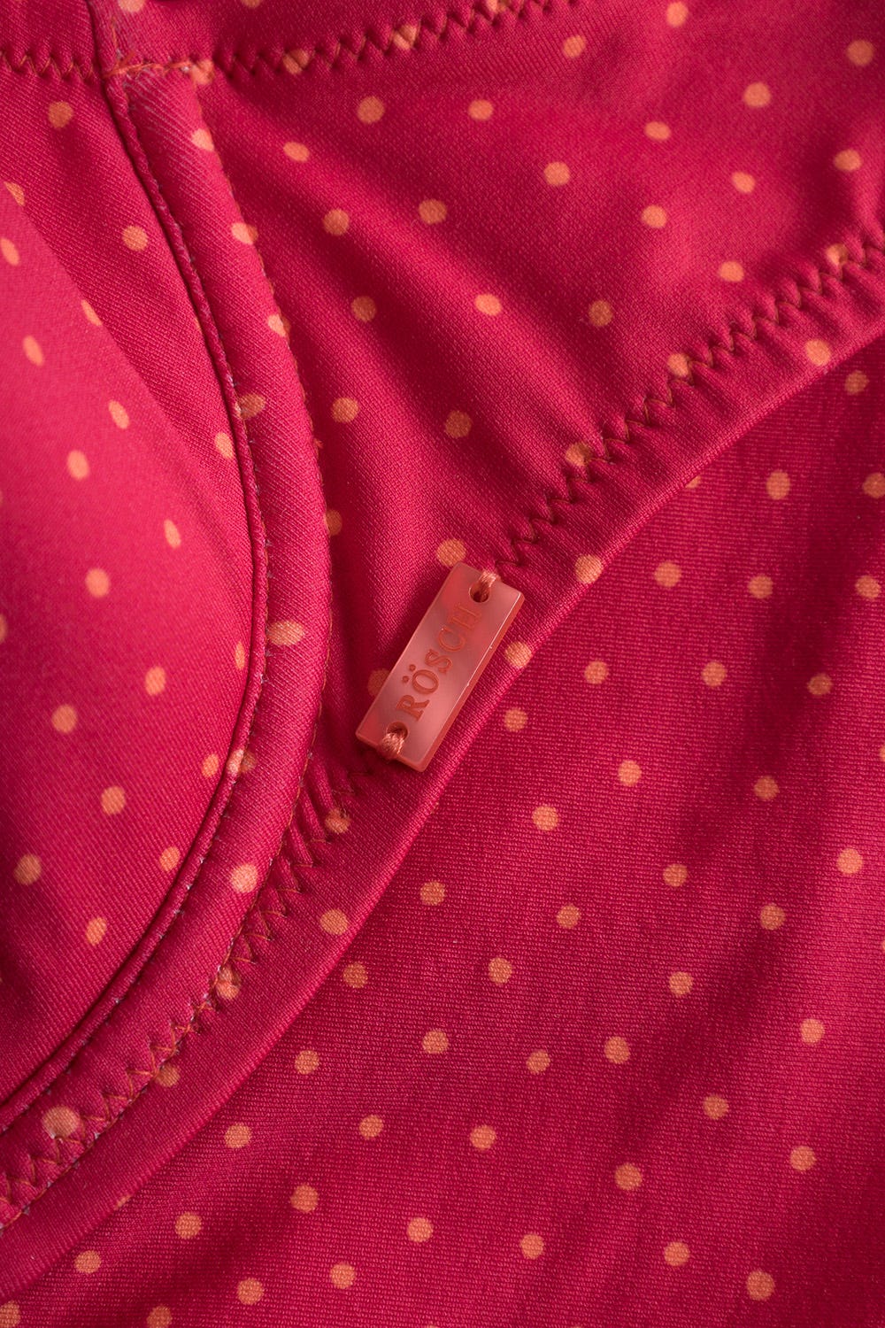 Detailbild 3 von Bikini-Oberteil im pinken Mini-Tupfen-Druck recyceltes Polyamid/Elasthan