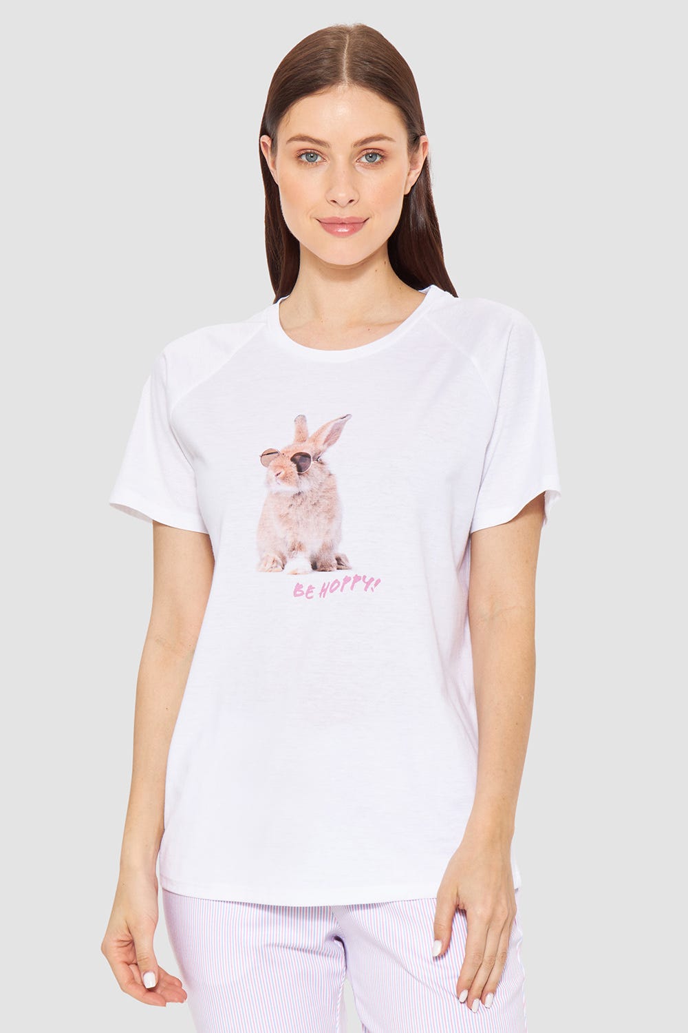 Frontalbild von Pyjamashirt mit Motivdruck Hase 100% Baumwolle