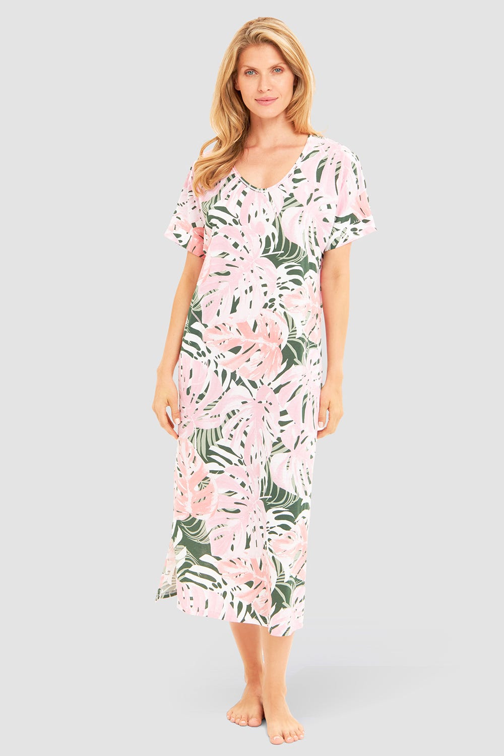 Frontalbild von Nachtkleid im Blätterdruck exotisch Maxi-Länge 100% Baumwolle