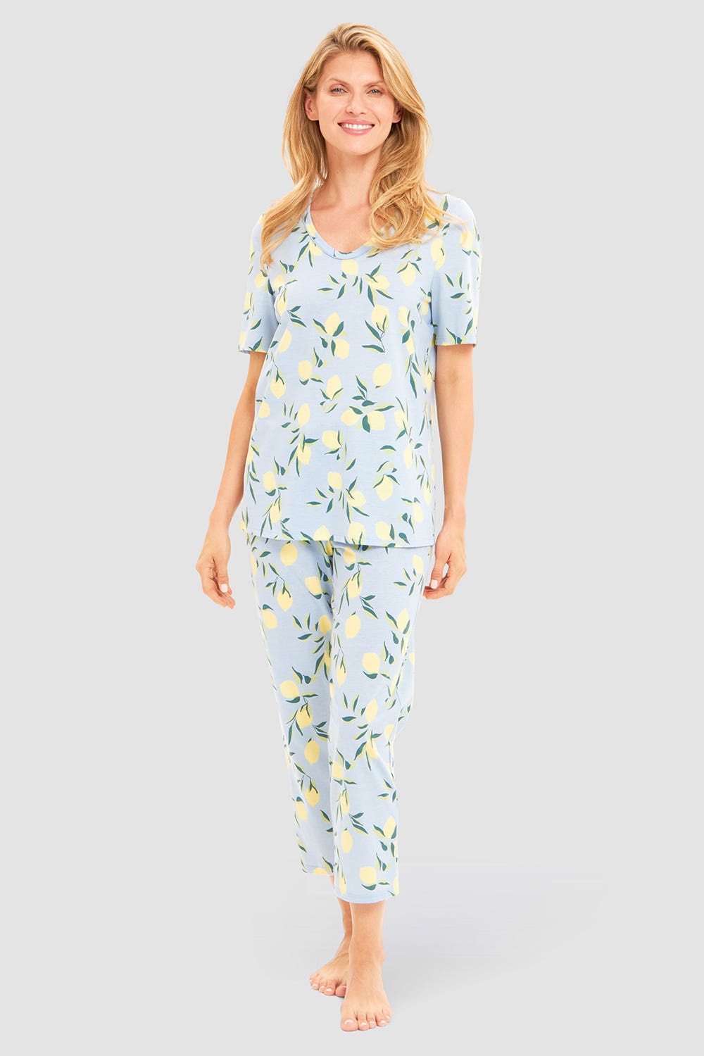 Frontalbild von Pyjama im Zitronendruck sommerlich 100% Baumwolle