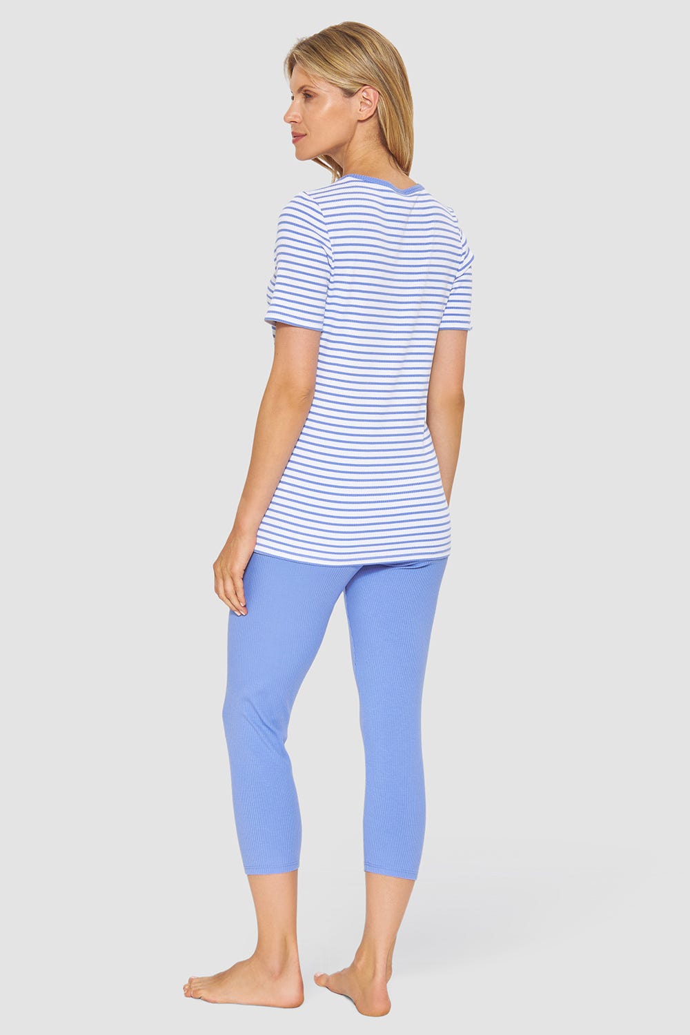 Rückansicht von Pyjama mit Streifendruck Blau-Weiß Feinrippe