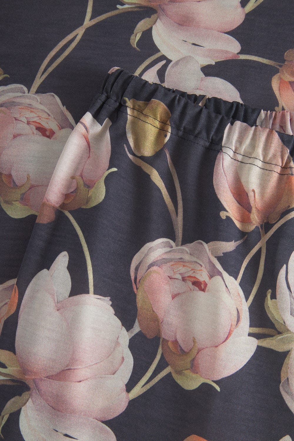 Detailbild 3 von Pyjama im floralen Druck romantisch 100% Modal