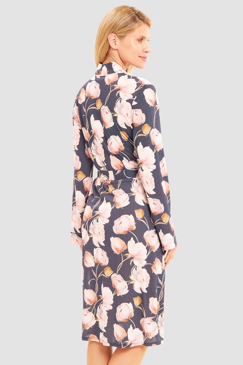 Rückansicht von Morgenmantel im floralen Druck romantisch 100% Modal