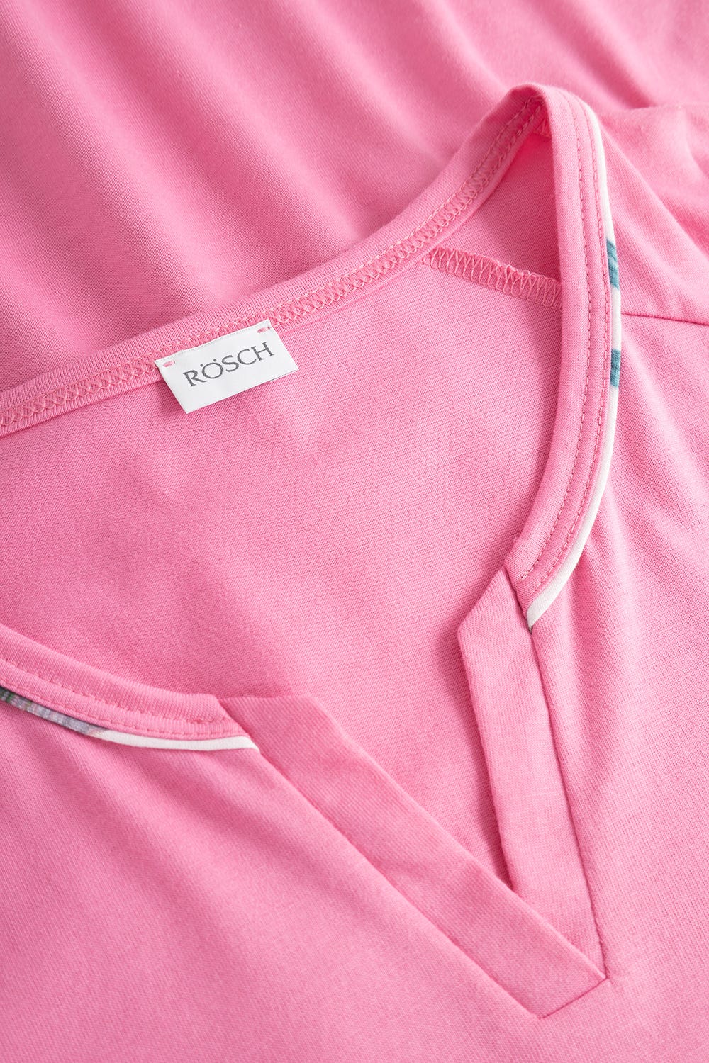 Detailbild 1 von Pyjama im sommerlichen Blumendruck exotisch Baumwolle/Modal