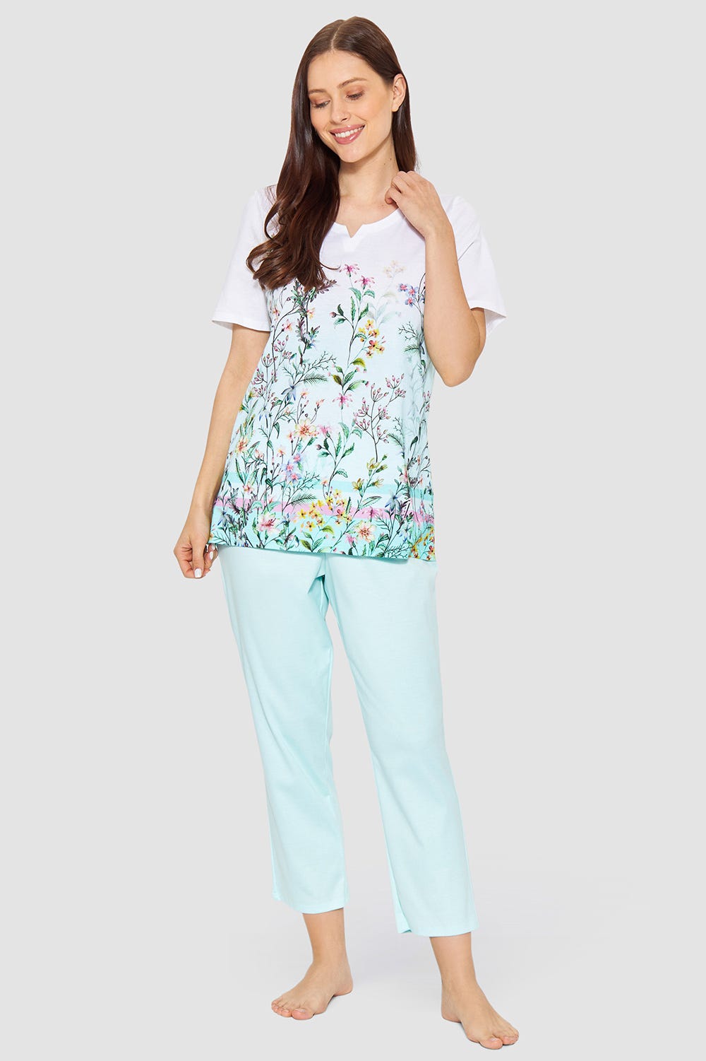 Frontalbild von Pyjama mit Frühlingsblumen-Druck 100% Baumwolle