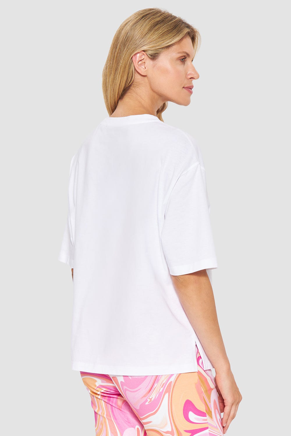 Rückansicht von T-Shirt mit Schriftzug Sommer 100% Baumwolle