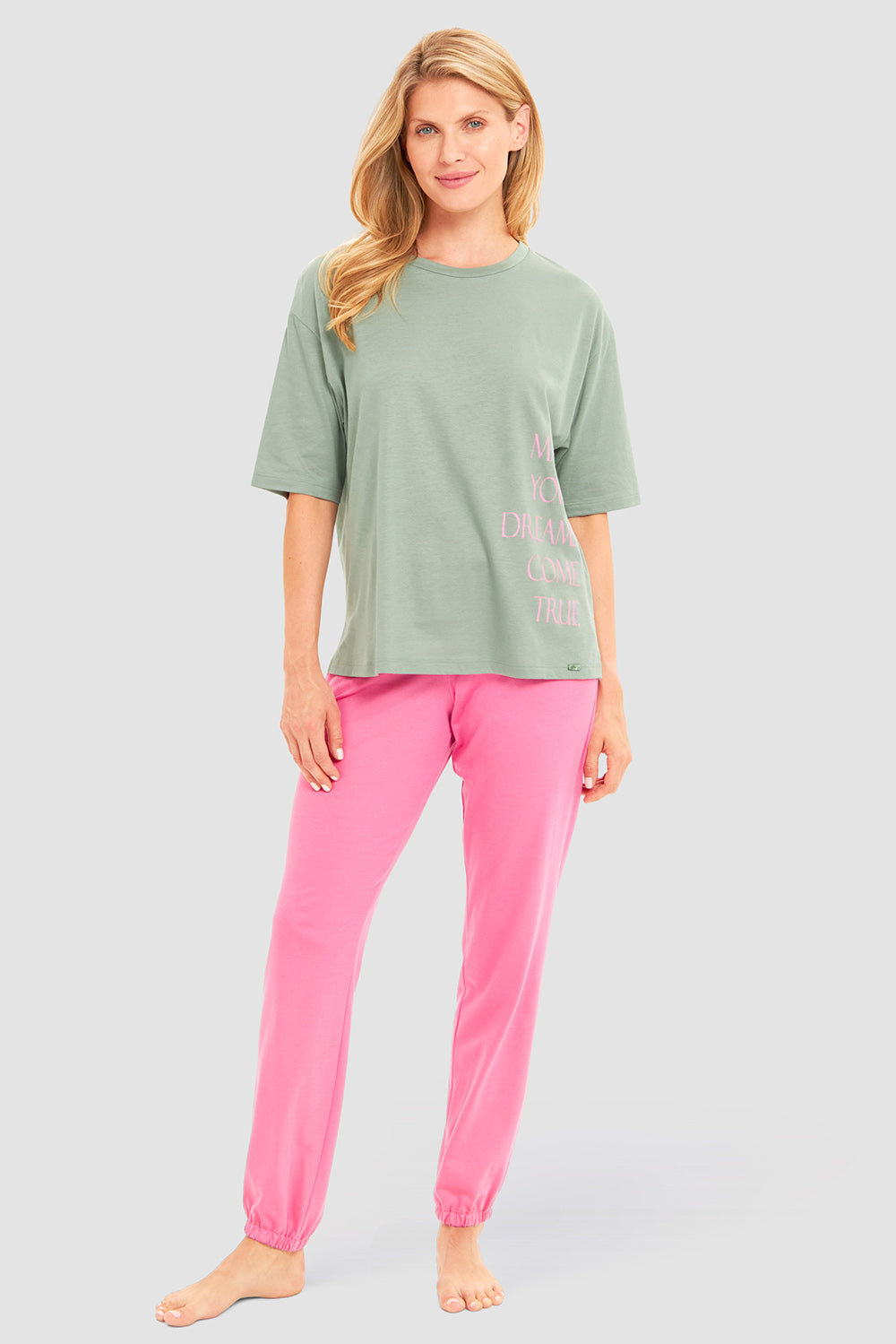 Ganzkörperbild von Rösch Shirt Kurzarm