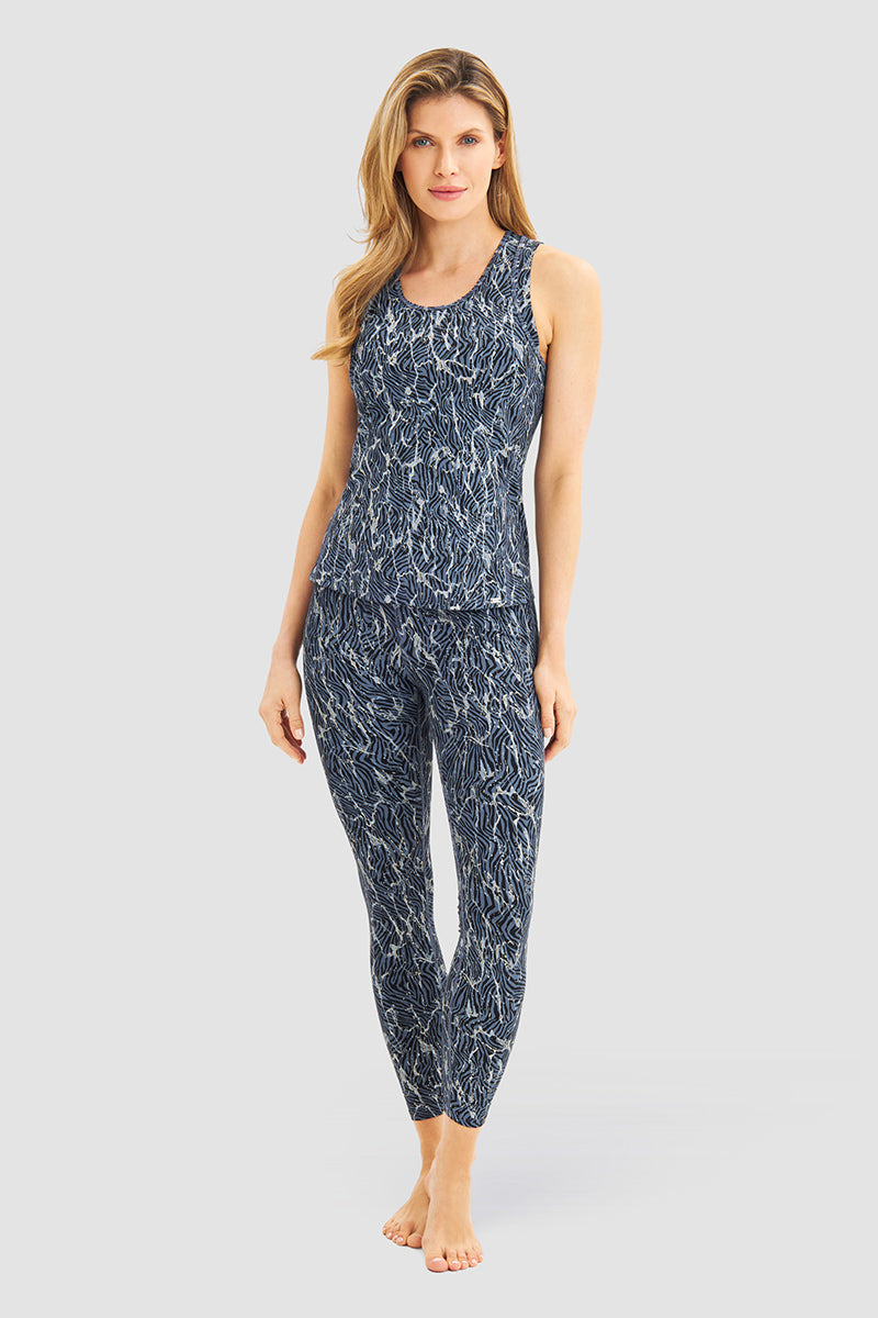 Ganzkörperbild von Rösch Shirt Ärmellos