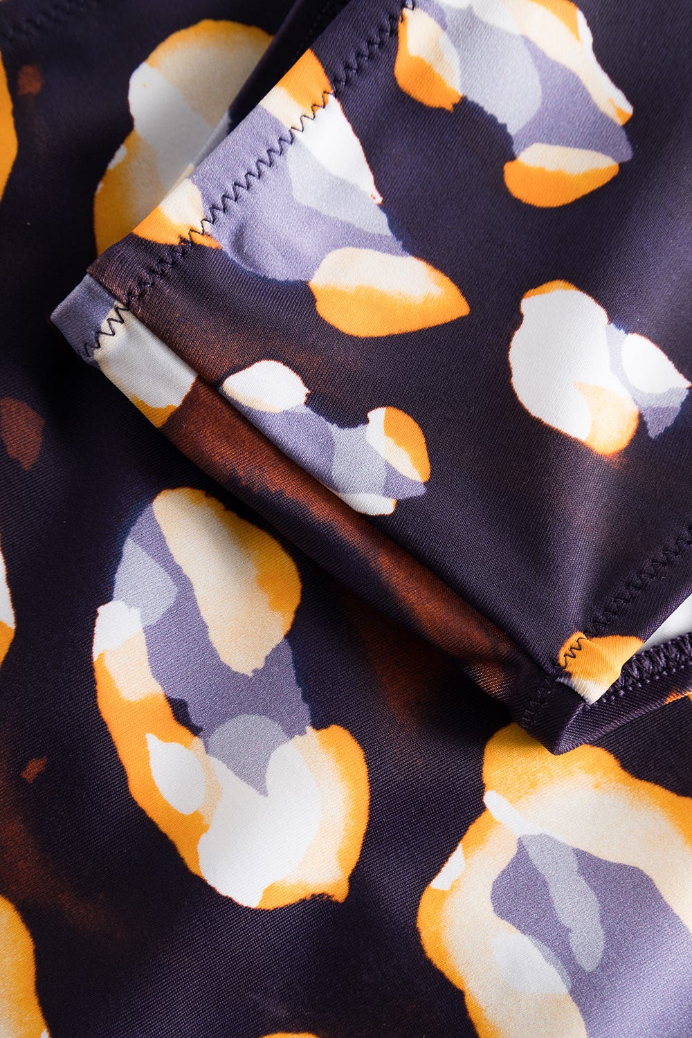 Detailbild 3 von Bikini-Hose im Tupfendruck Modern Leo hoher Taillenausschnitt