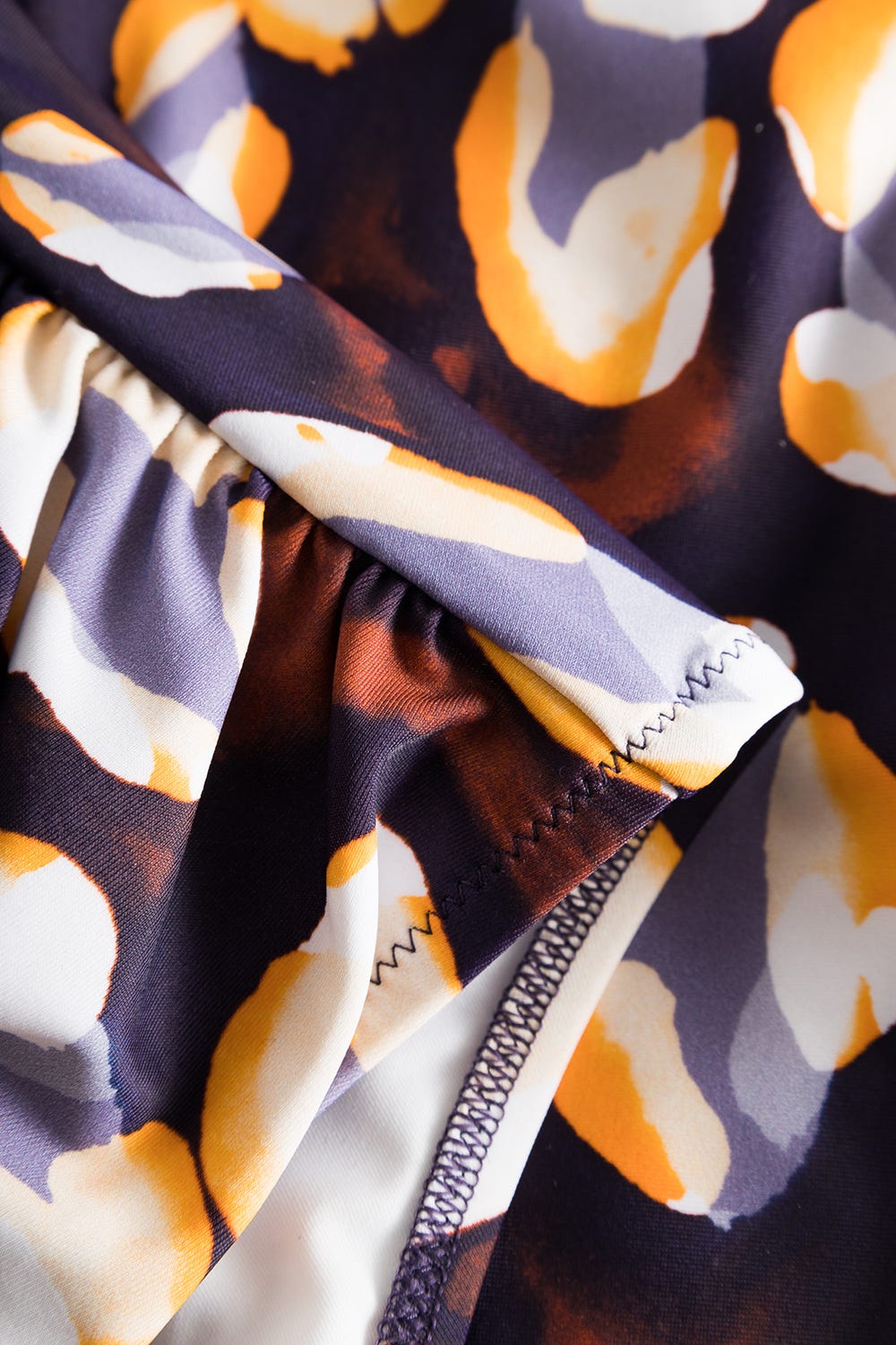 Detailbild 2 von Badeanzug im Tupfendruck Modern Leo