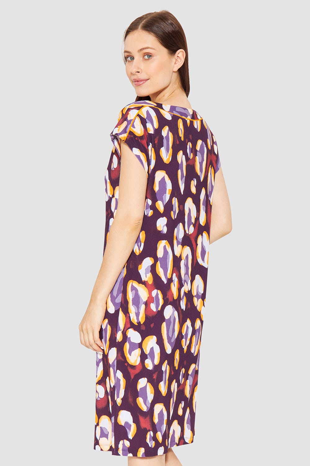 Rückansicht von Strandkleid Kurzarm im Tupfendruck Modern Leo Viskose/Elasthan