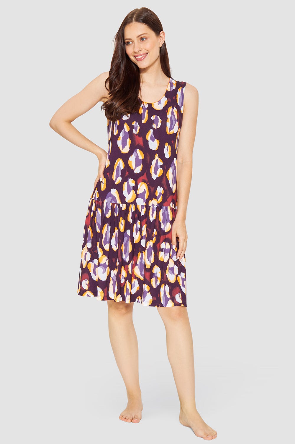 Frontalbild von Strandkleid Ärmellos im Tupfendruck Modern Leo Viskose/Elasthan