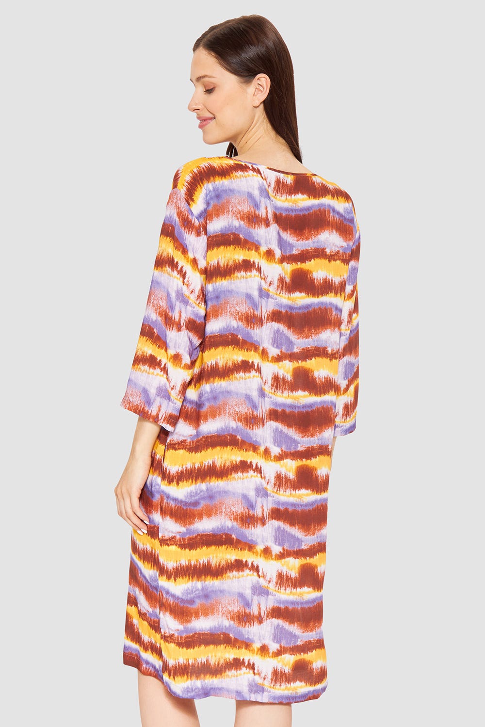 Rückansicht von Tunika im Batikdruck moderne Streifen im Webdruck 100% Viskose