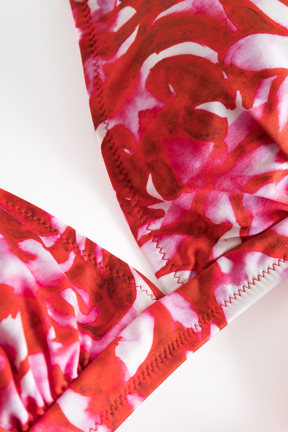 Detailbild 2 von Bikini-Oberteil Neckholder im Ornament-Druck Rot-Weiß