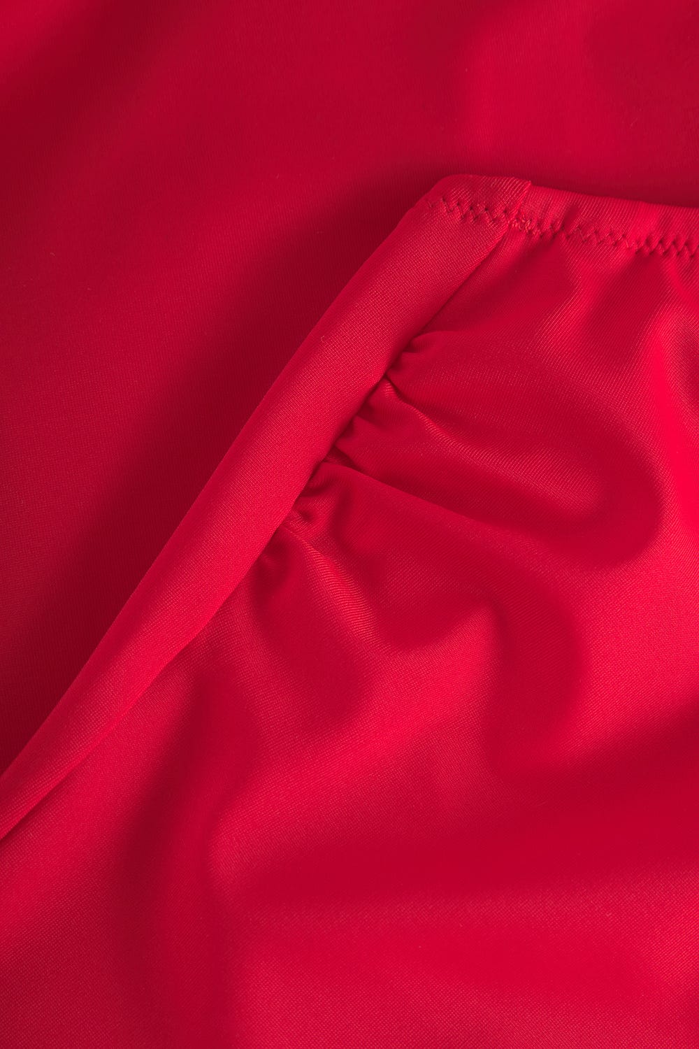 Detailbild 2 von Badeanzug in Rot einfarbig mit Bügel