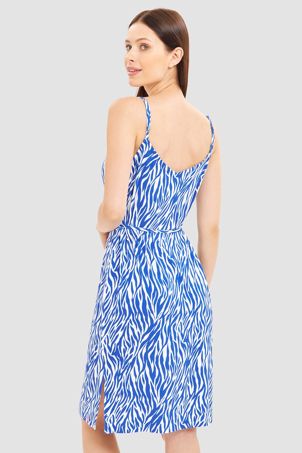 Rückansicht von Strandkleid im modernen Zebradruck Blau-Weiß Spaghetti-Träger Viskose/Elasthan