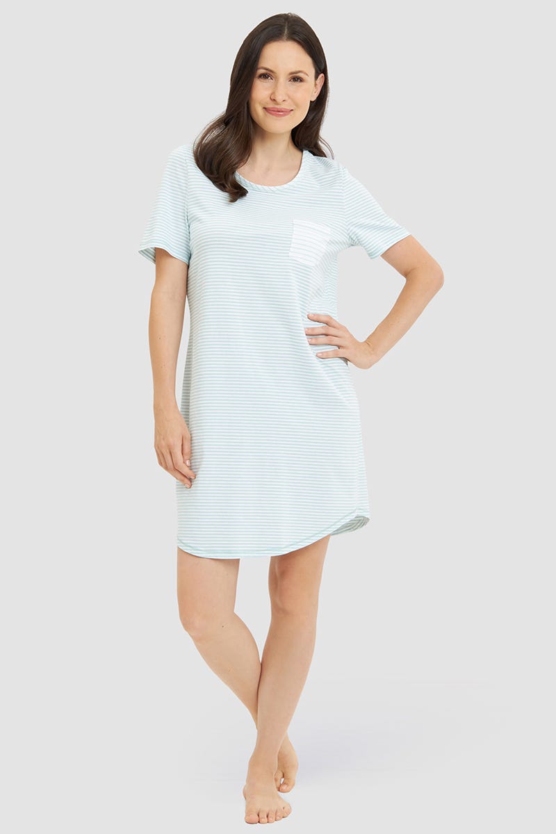 Frontalbild von Nachthemd im Ringeldruck mit Brusttasche 100% Baumwolle